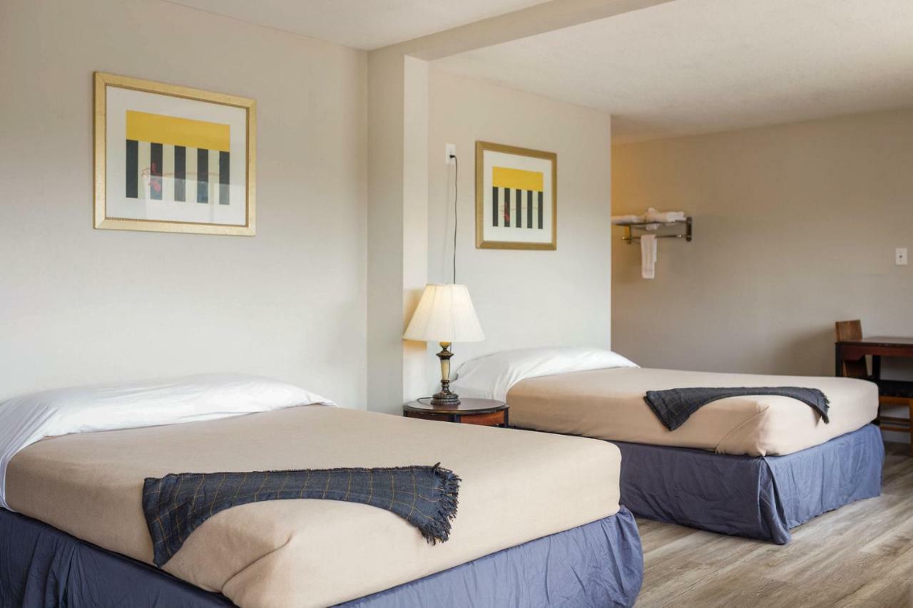 Merit Inn And Suites Бомонт Екстериор снимка