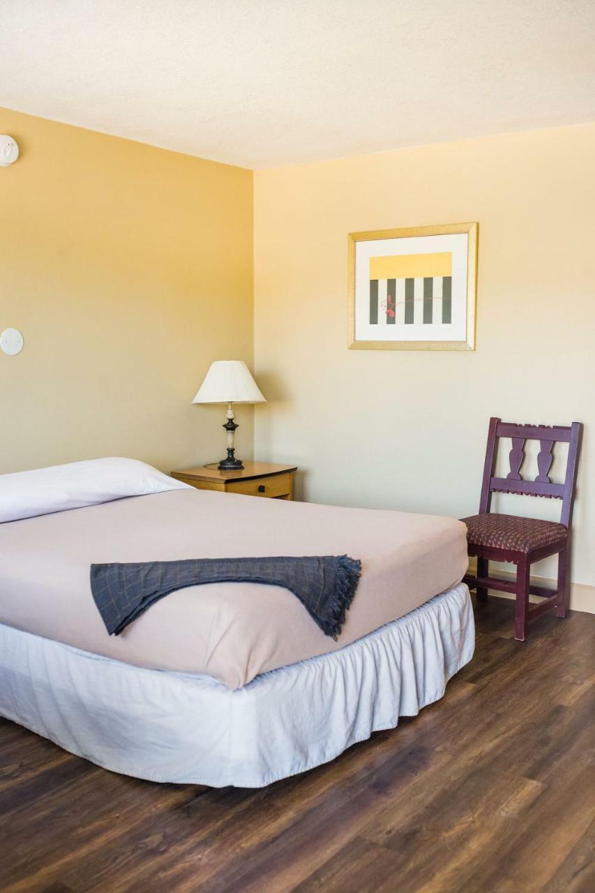 Merit Inn And Suites Бомонт Екстериор снимка